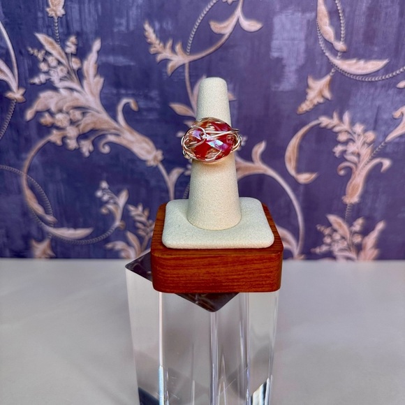 Estate Jewelry - Vintage Estate Red Glass and Silver Toned Wire Ring Size 6 Lot D68